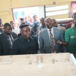 Mai-Ndombe : le Gouverneur Nkoso Kevani Lebon inspecte les équipements des banques du sang réceptionnés à Inongo