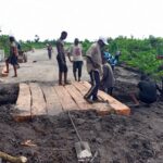 Inongo : début des travaux de pose des ponts sur l’avenue Jacquie Mpo Nkonzo