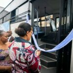 RDC : Raïssa Malu renforce la mobilité de l’Inspection générale de l’Éducation avec la dotation de deux bus
