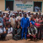 Mai-Ndombe : le ministre Fabrice Longungu, mobilise les agriculteurs avec la distribution des semences pour la campagne agricole 2026-2027